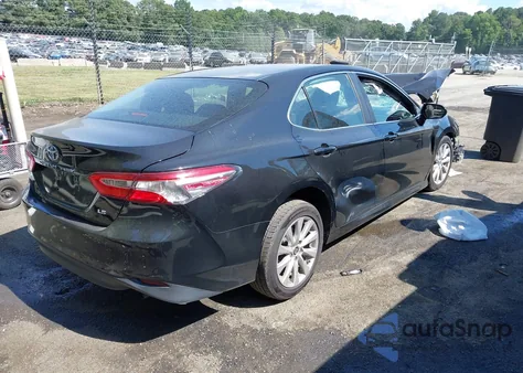 2018 Toyota Camry Le из США, поврежденный, VIN 4T1B11HK3JU644874